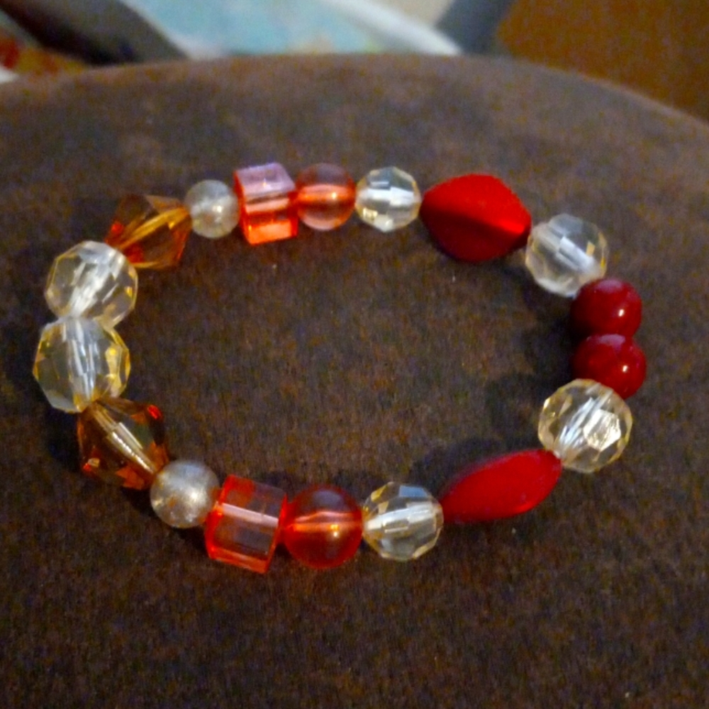 Bracelet with 3 different colors in it